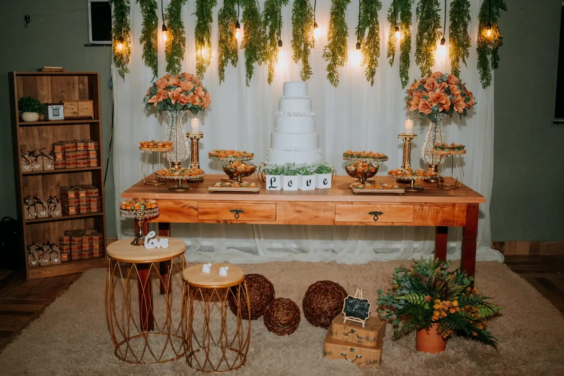 Decoração de festa em tons naturais